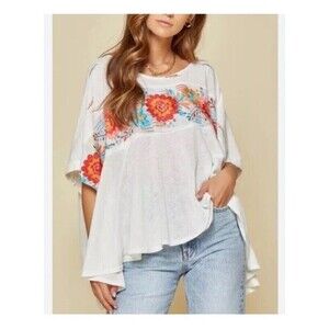 Savanna Jane (M/L) Embroidered Floral Top Poncho Style White Boho Aztec